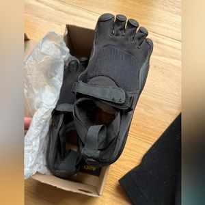 Vibram fivefingers black